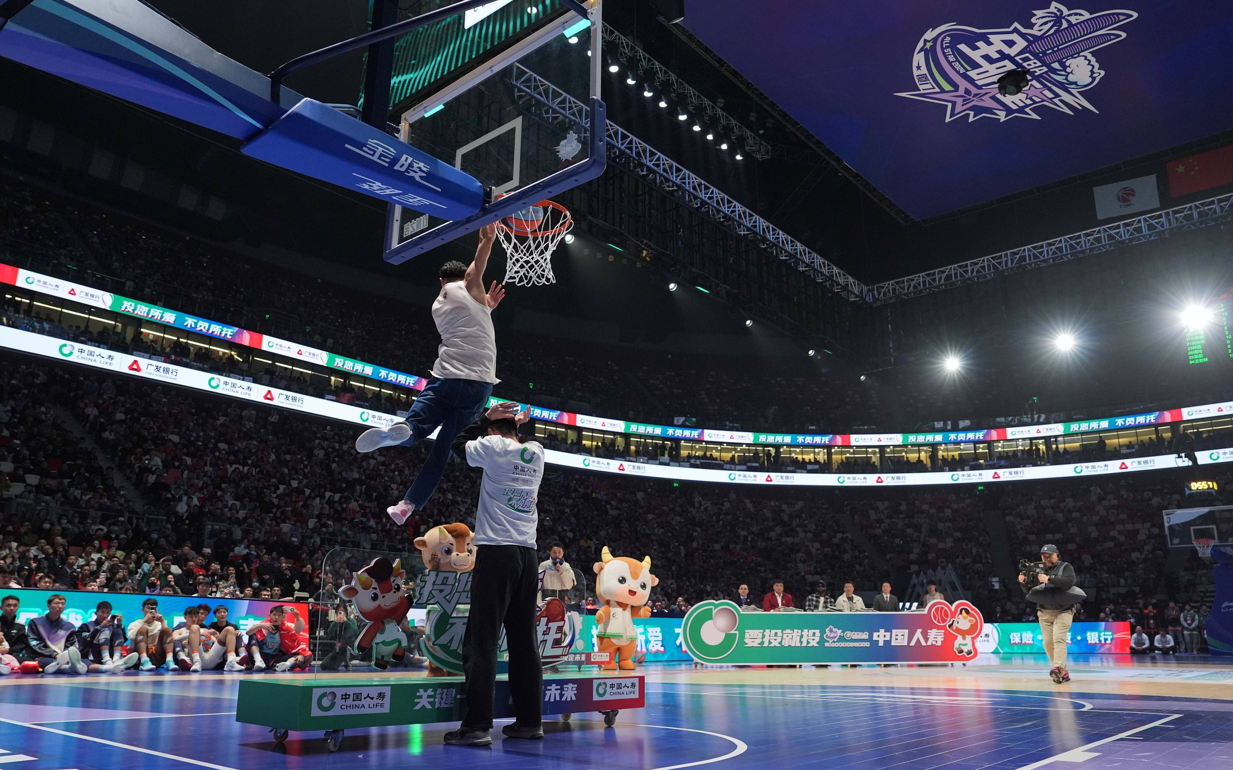 “令人震撼!年度最炫爆扣篮集锦”的简单介绍 “令人震撼!年度最炫爆扣篮集锦”的简单介绍