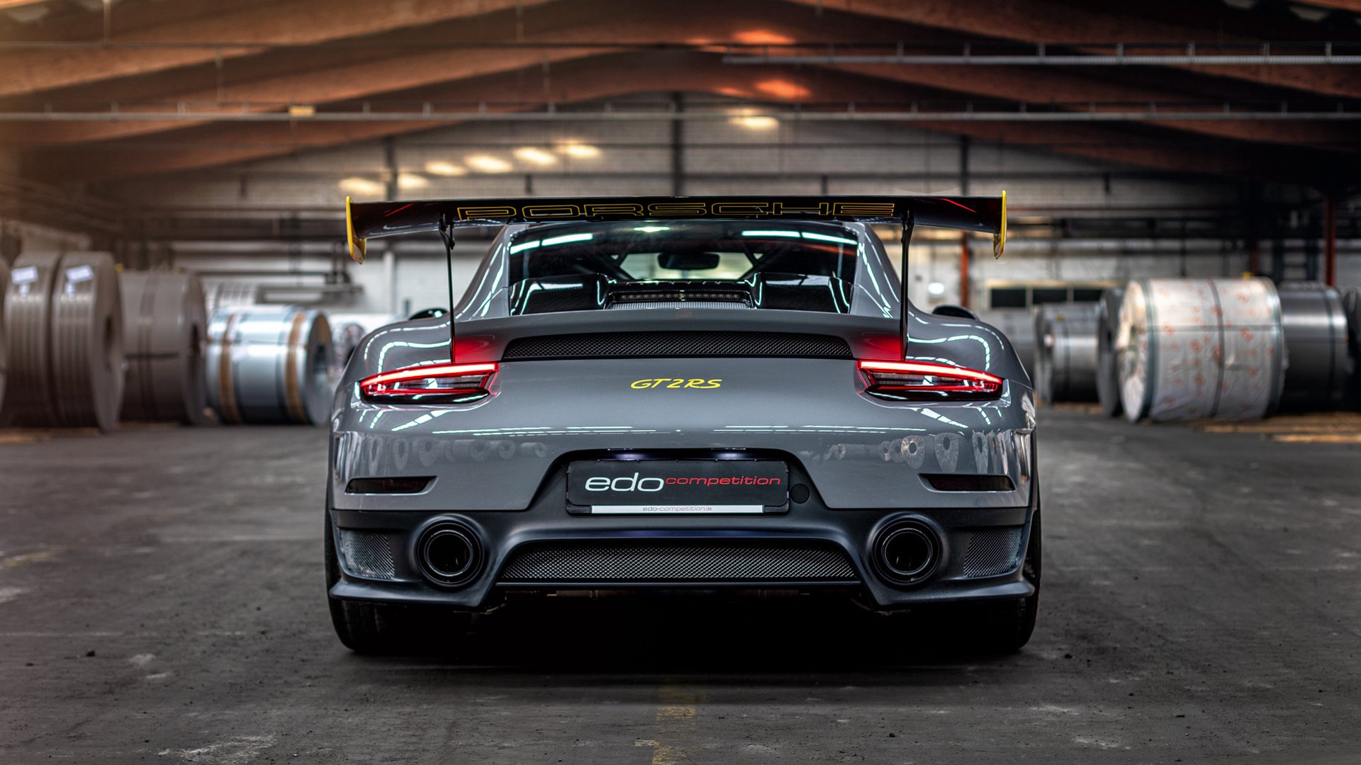 _冬季户外网球赛：雪地上的快节奏较量_，冬季网球装搭配