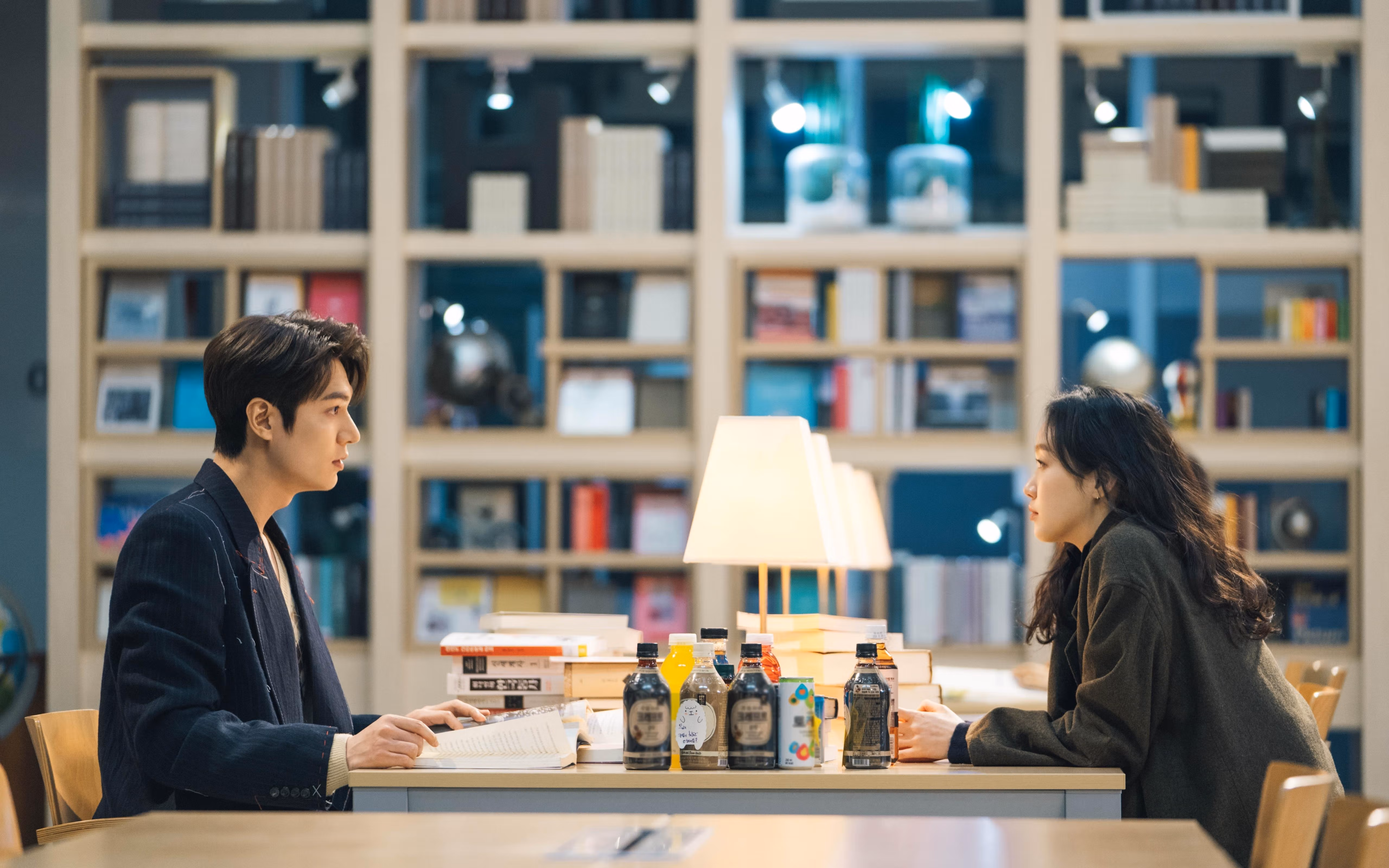 开云kaiyun-未来“足球天王”崭露头角，欧冠舞台见证奇迹，未来足坛巨星