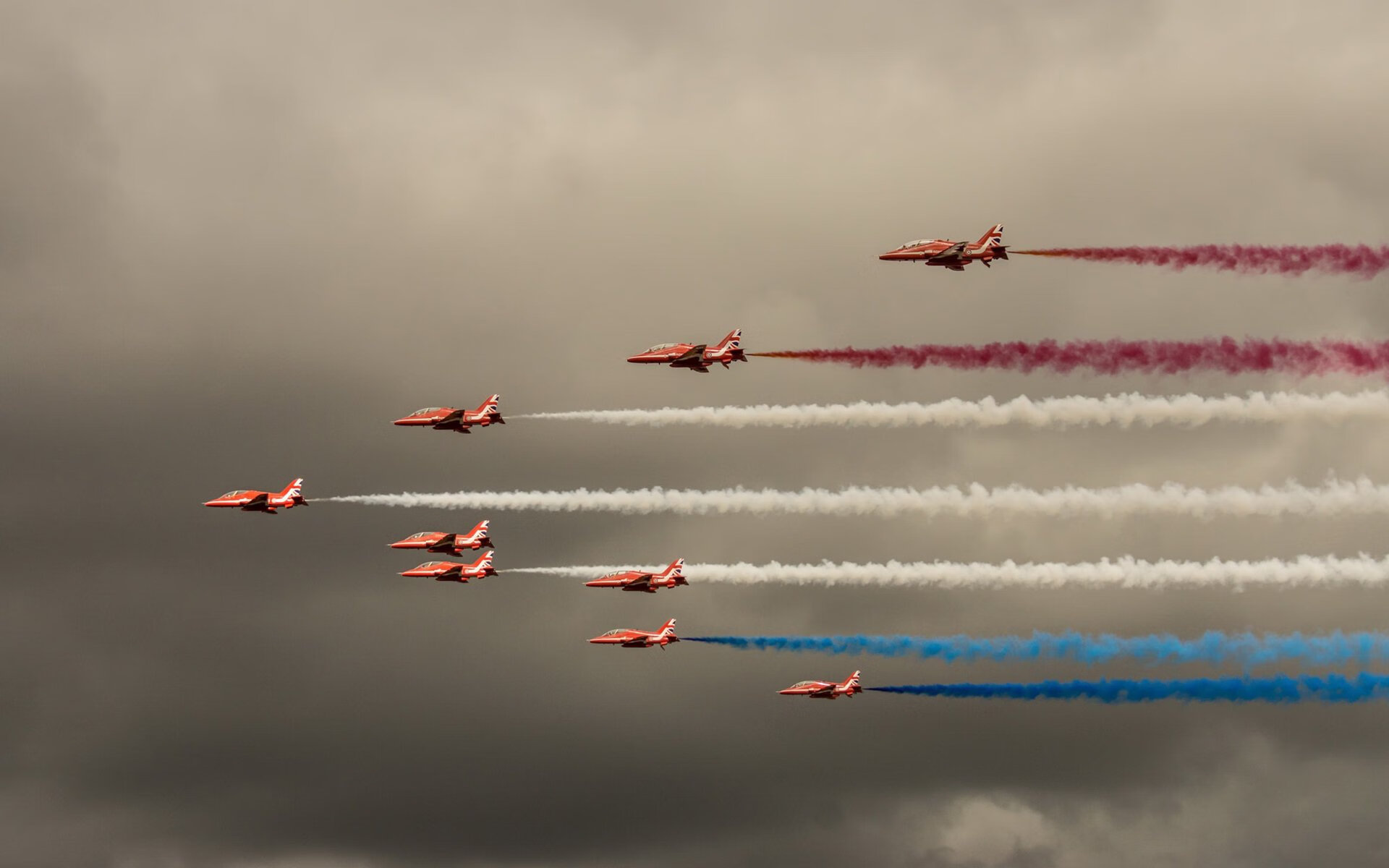 开云体育官方网入口-李恩：全黑队中场的“拼搏者”，无论攻防都为全队付出全力